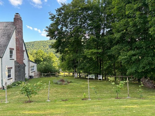 Georgian Garden Inn - image 14