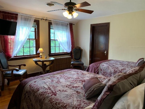 Georgian Garden Inn - image 37