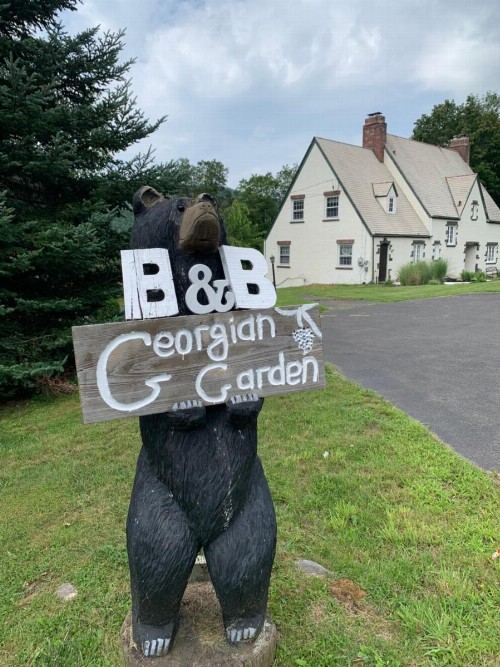 Georgian Garden Inn - image 9
