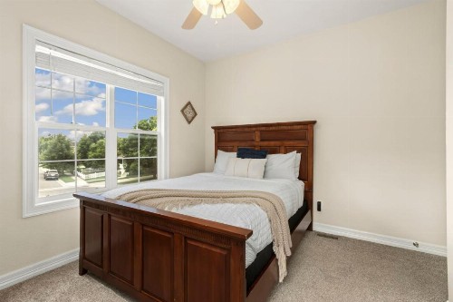 Family-Friendly Retreat by Windsor Lake! - image 17
