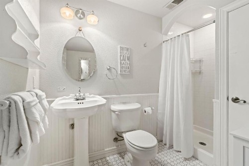 Family-Friendly Retreat by Windsor Lake! - image 19