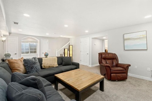 Family-Friendly Retreat by Windsor Lake! - image 30