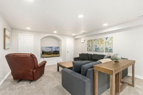 Family-Friendly Retreat by Windsor Lake! - image 37
