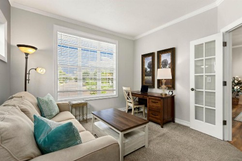 Family-Friendly Retreat by Windsor Lake! - image 9