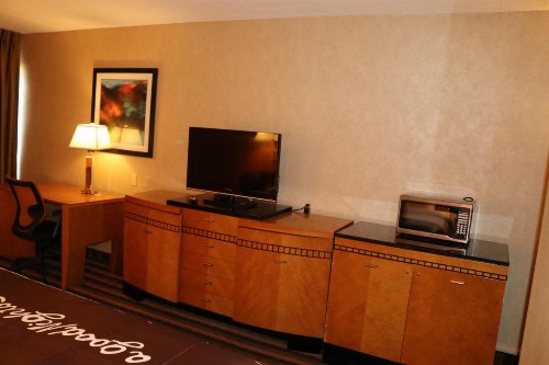 Quality Inn Windsor Locks - image 10