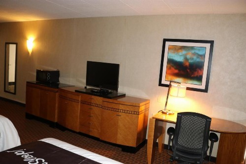 Quality Inn Windsor Locks - image 14