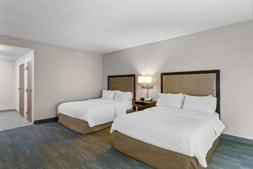Hampton Inn & Suites Baltimore/Woodlawn - image 15