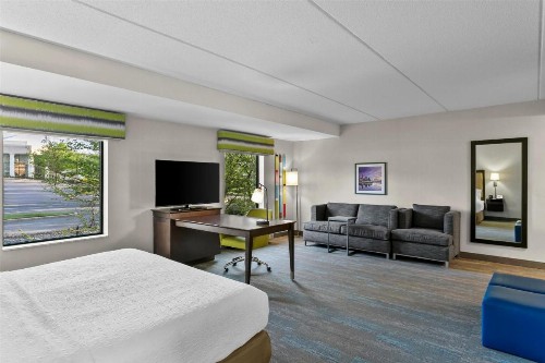Hampton Inn & Suites Baltimore/Woodlawn - image 21