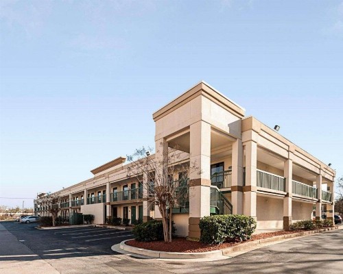 Quality Inn Baltimore West - image 11
