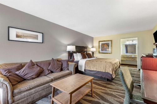 Quality Inn Baltimore West - image 46