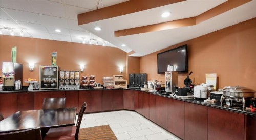 Quality Inn Baltimore West - image 5