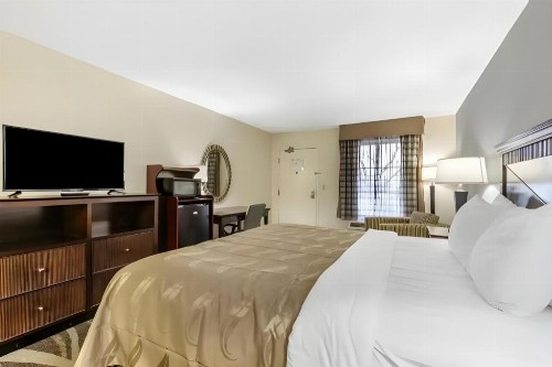 Quality Inn Baltimore West - image 50