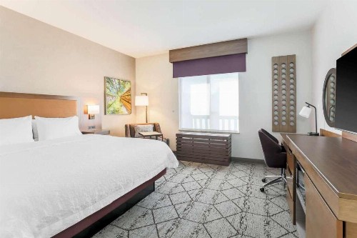 Hampton Inn & Suites Windsor-Sonoma Wine Country - image 23