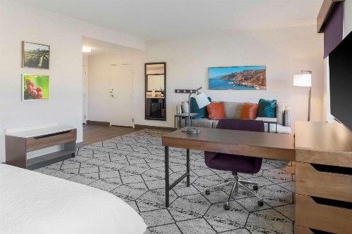 Hampton Inn & Suites Windsor-Sonoma Wine Country - image 25