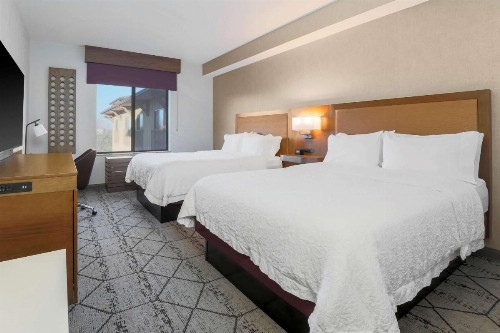 Hampton Inn & Suites Windsor-Sonoma Wine Country - image 28