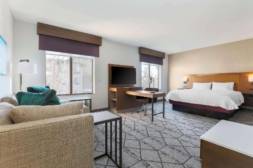Hampton Inn & Suites Windsor-Sonoma Wine Country - image 29