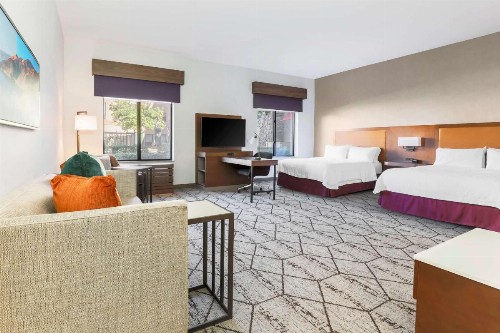 Hampton Inn & Suites Windsor-Sonoma Wine Country - image 34
