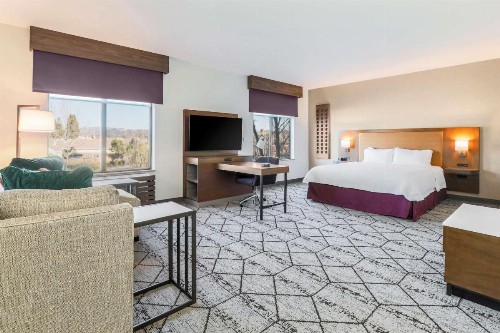 Hampton Inn & Suites Windsor-Sonoma Wine Country - image 42