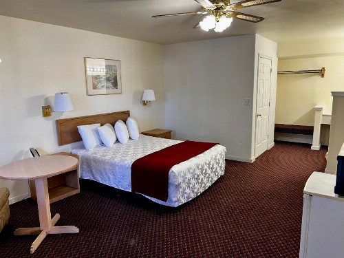 Santa Fe Inn - Winnemucca - image 17