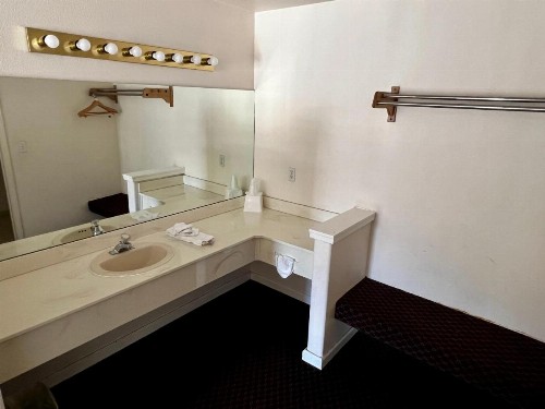 Santa Fe Inn - Winnemucca - image 19