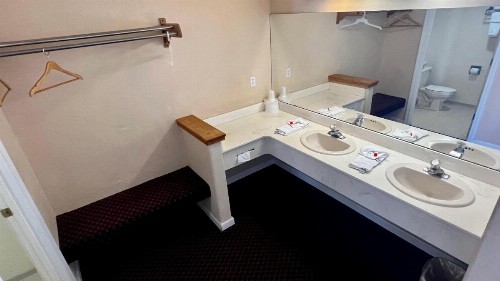 Santa Fe Inn - Winnemucca - image 4