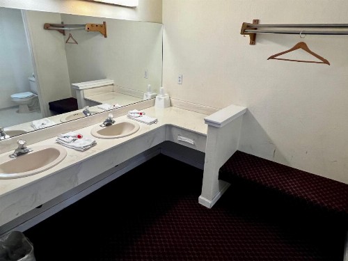 Santa Fe Inn - Winnemucca - image 7