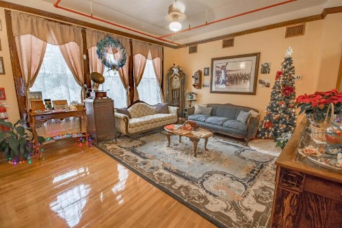 The Edgewater Hotel - image 3