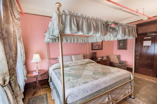 The Edgewater Hotel - image 31