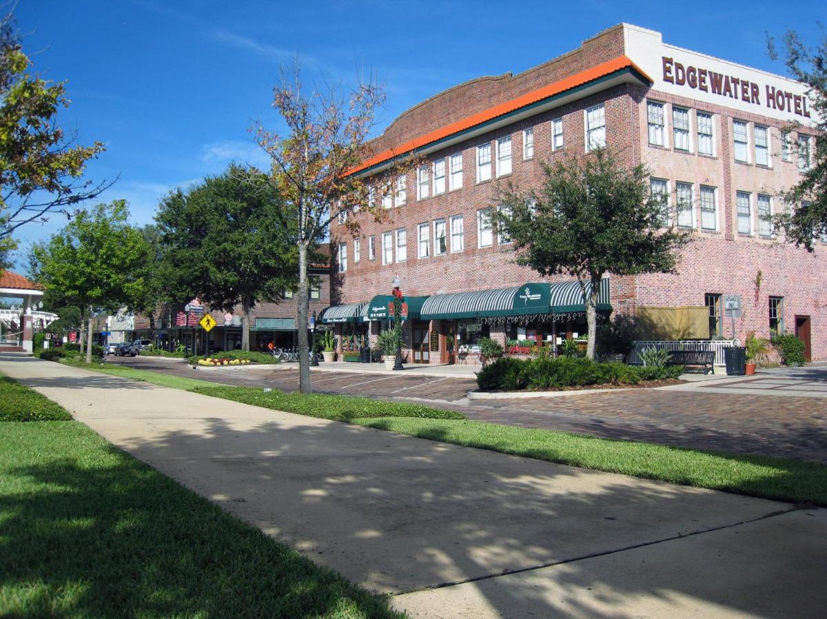 The Edgewater Hotel - image 6