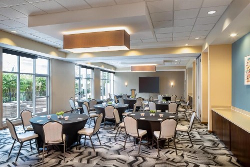TownePlace Suites Orlando at FLAMINGO CROSSINGS® Town Center/Western Entrance - image 11