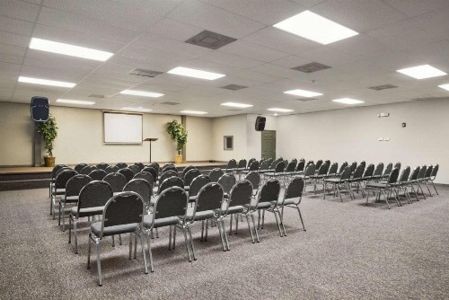Howard Johnson by Wyndham Winter Haven FL - image 21