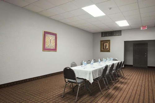 Howard Johnson by Wyndham Winter Haven FL - image 45