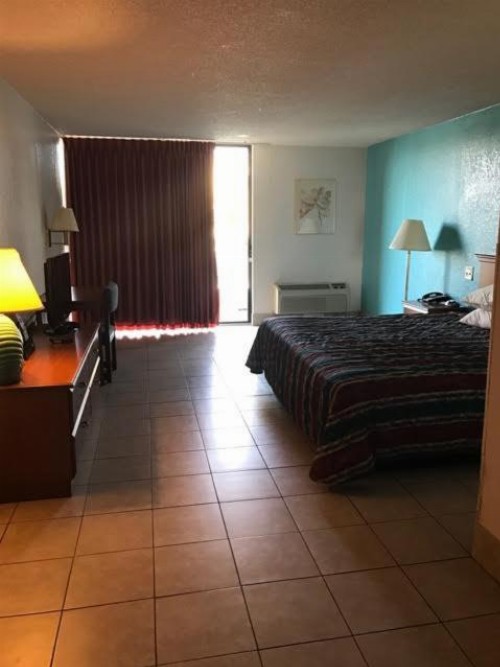 Howard Johnson by Wyndham Winter Haven FL - image 7