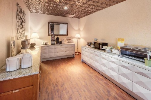 Quality Inn & Suites Conference Center - image 7