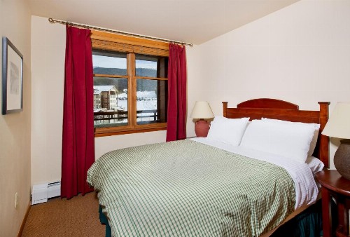 Zephyr Mountain Lodge - image 12