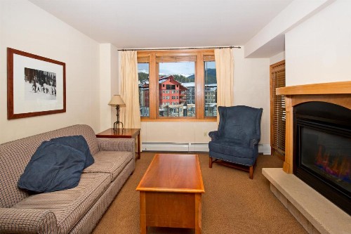 Zephyr Mountain Lodge - image 15