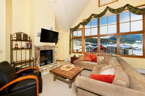 Zephyr Mountain Lodge - image 29
