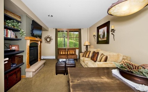 Zephyr Mountain Lodge - image 31