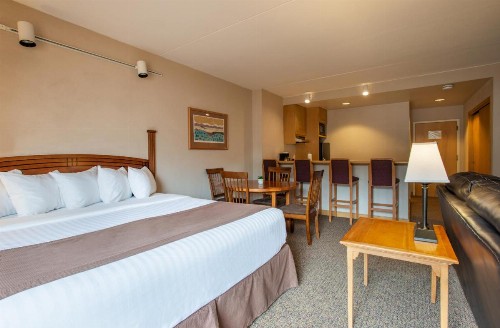 The Vintage Hotel - image 12