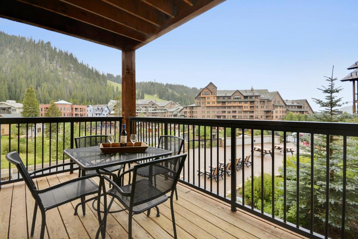 Resort Base Village Ski In Ski Out Luxury Condo #4475 With Huge Hot Tub & Great Views - FREE Activities & Equipment Rentals Daily - image 2