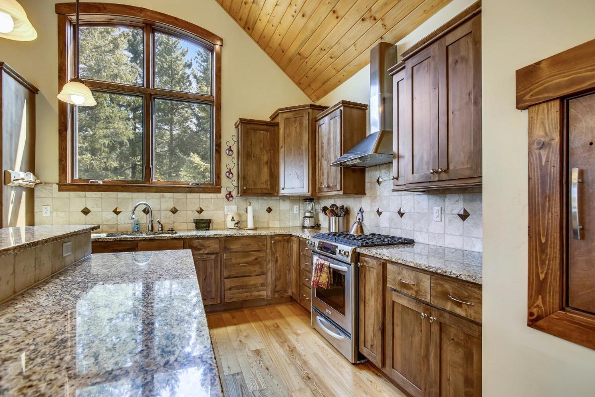 Slopeside Luxury Villa #126 Next To Resort With Amazing Views - FREE Activities & Equipment Rentals Daily - image 5