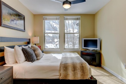 Base Village Ski In-Out Luxury Condo #4283 Huge Hot Tub & Great Views - FREE Activities & Equipment Rentals Daily - image 15