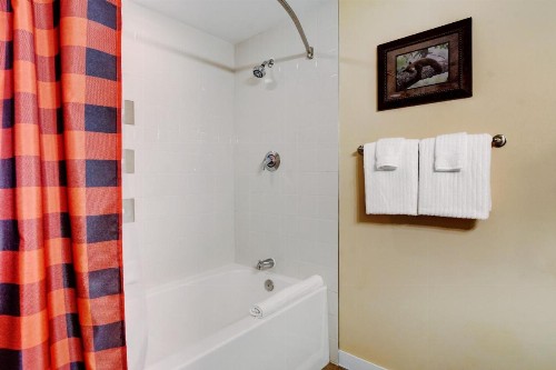 Base Village Ski In-Out Luxury Condo #4283 Huge Hot Tub & Great Views - FREE Activities & Equipment Rentals Daily - image 22