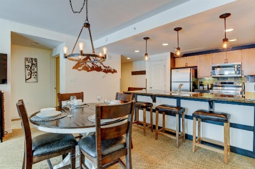 Base Village Ski In-Out Luxury Condo #4283 Huge Hot Tub & Great Views - FREE Activities & Equipment Rentals Daily - image 8