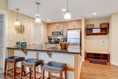 Base Village Ski In-Out Luxury Condo #3425 Huge Hot Tub & Great Views - FREE Activities & Equipment Rentals Daily - image 3
