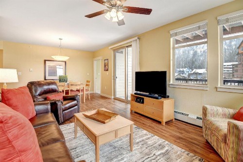 Base Village Ski In-Out Luxury Condo #3425 Huge Hot Tub & Great Views - FREE Activities & Equipment Rentals Daily - image 5