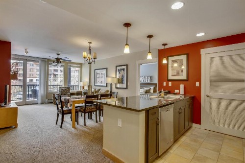 Base Village Ski In-Out Luxury Condo #4285 Huge Hot Tub & Great Views - FREE Activities & Equipment Rentals Daily - image 7