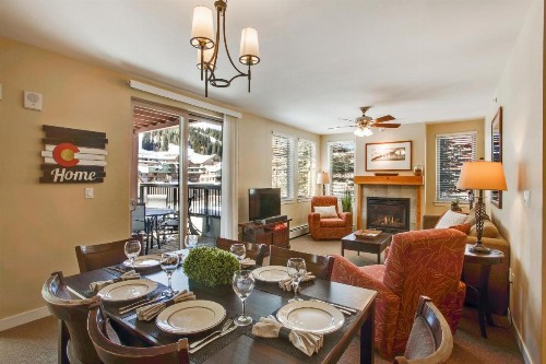 Base Village Ski In-Out Luxury Condo #4375 Huge Hot Tub & Great Views - FREE Activities & Equipment Rentals Daily - image 3