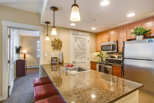 Base Village Ski In-Out Luxury Condo #4375 Huge Hot Tub & Great Views - FREE Activities & Equipment Rentals Daily - image 9