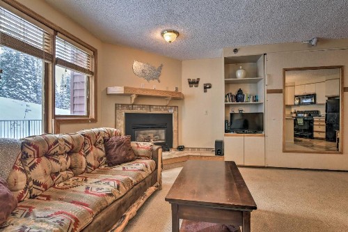 Ski-In and Ski-Out Winter Park Condo with Amenity Access - image 3